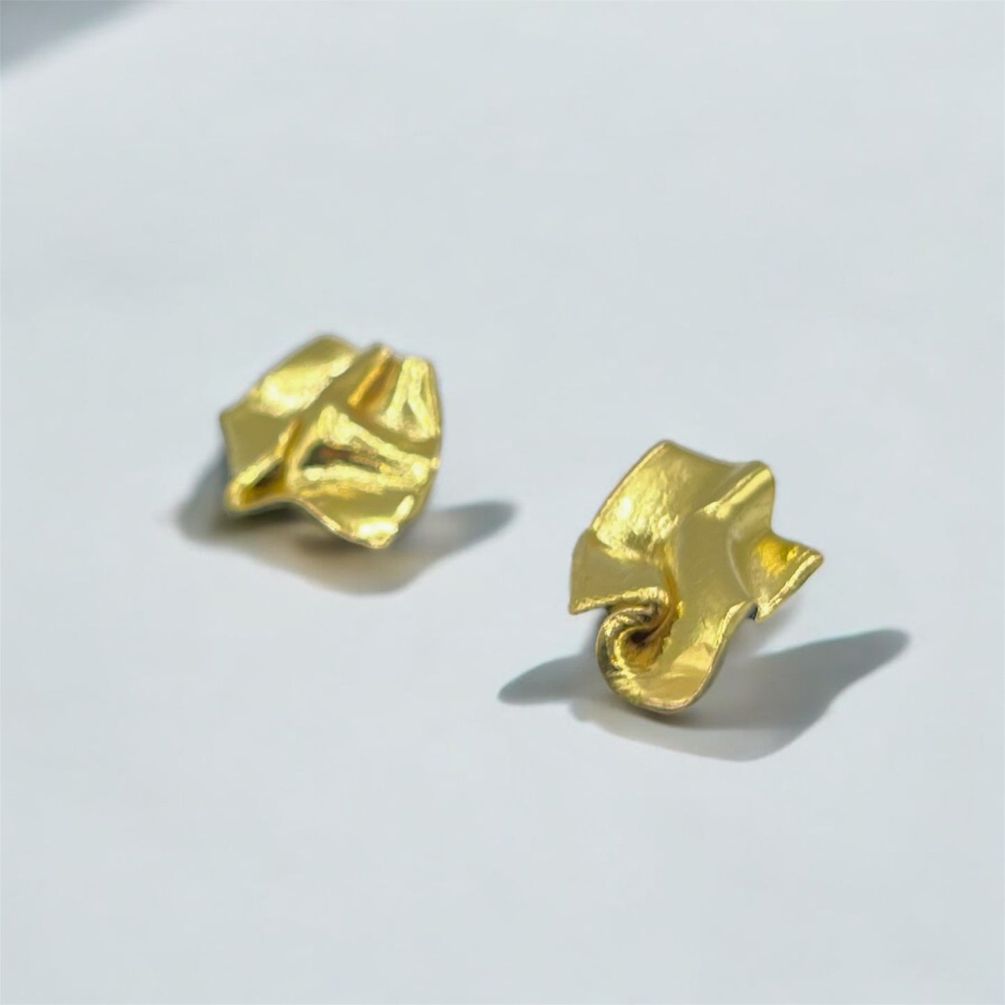 Golden waves earrings