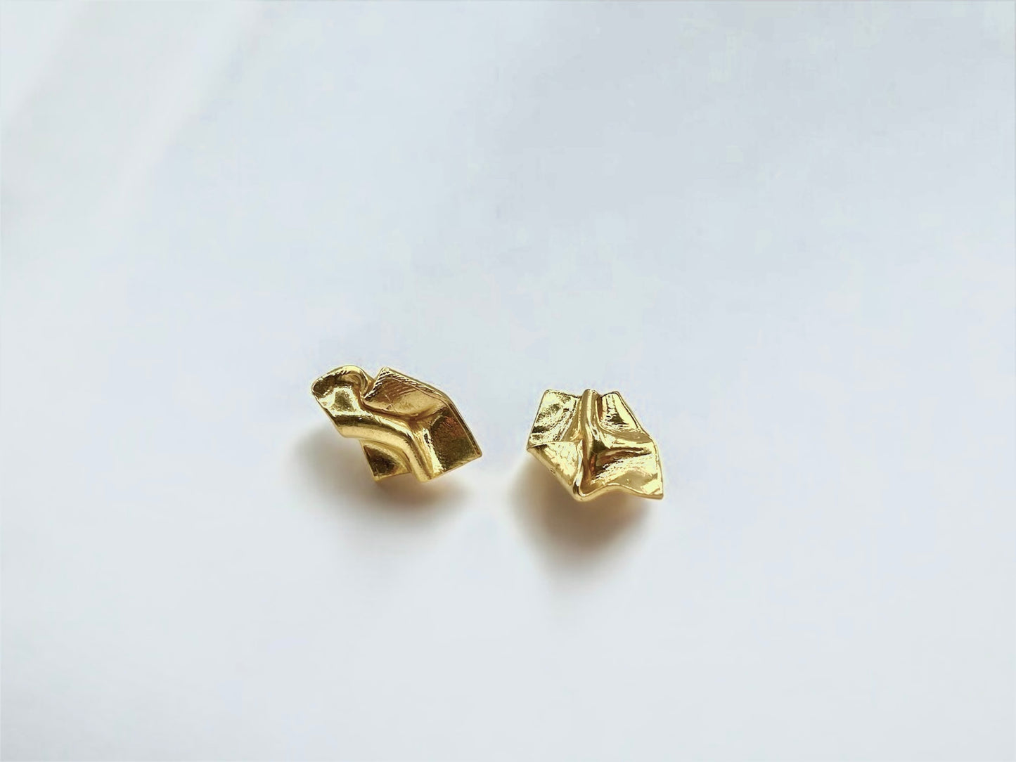 Golden waves earrings